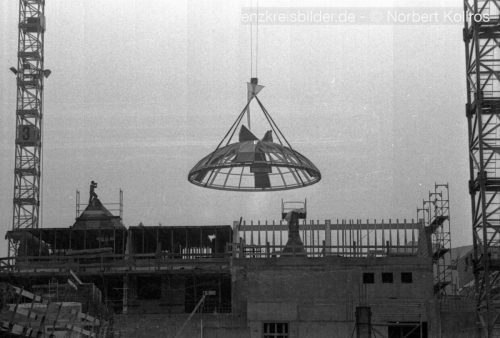 Transport und Baustelle Glaskuppel Rathaus Mühlacker