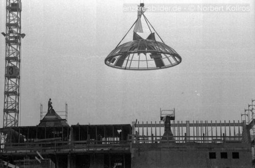 Transport und Baustelle Glaskuppel Rathaus Mühlacker