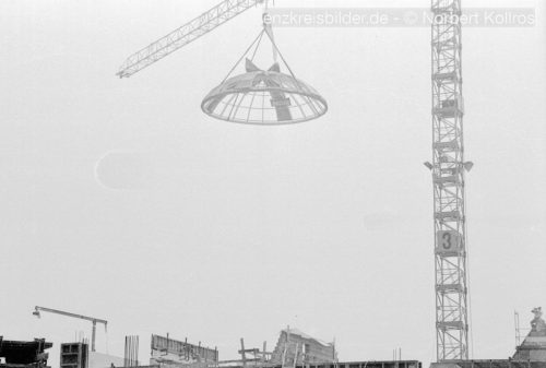 Transport und Baustelle Glaskuppel Rathaus Mühlacker