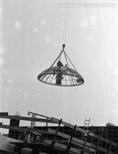 Transport und Baustelle Glaskuppel Rathaus Mühlacker