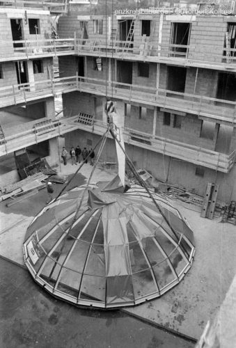 Transport und Baustelle Glaskuppel Rathaus Mühlacker