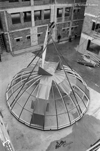 Transport und Baustelle Glaskuppel Rathaus Mühlacker