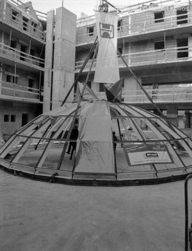 Transport und Baustelle Glaskuppel Rathaus Mühlacker