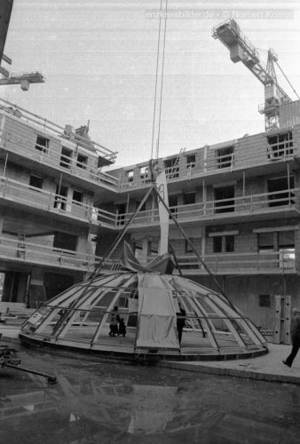 Transport und Baustelle Glaskuppel Rathaus Mühlacker