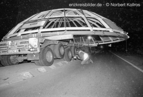 Transport und Baustelle Glaskuppel Rathaus Mühlacker