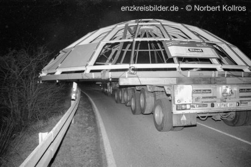 Transport und Baustelle Glaskuppel Rathaus Mühlacker