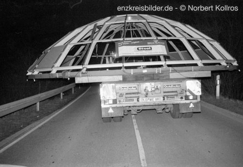 Transport und Baustelle Glaskuppel Rathaus Mühlacker