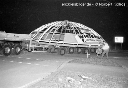 Transport und Baustelle Glaskuppel Rathaus Mühlacker